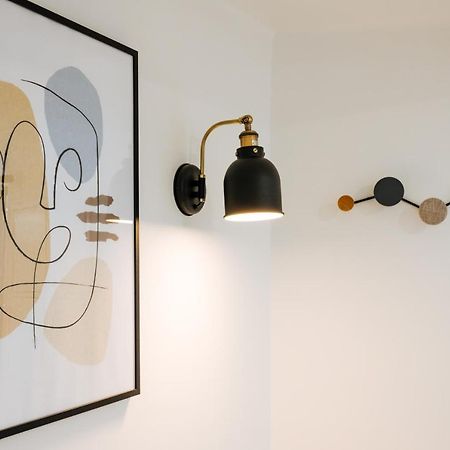 Cozy & Small Studio In The Center Lisbon Bagian luar foto