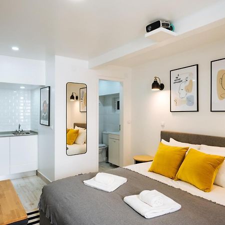 Cozy & Small Studio In The Center Lisbon Bagian luar foto