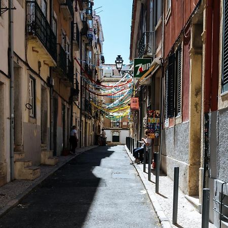 Cozy & Small Studio In The Center Lisbon Bagian luar foto