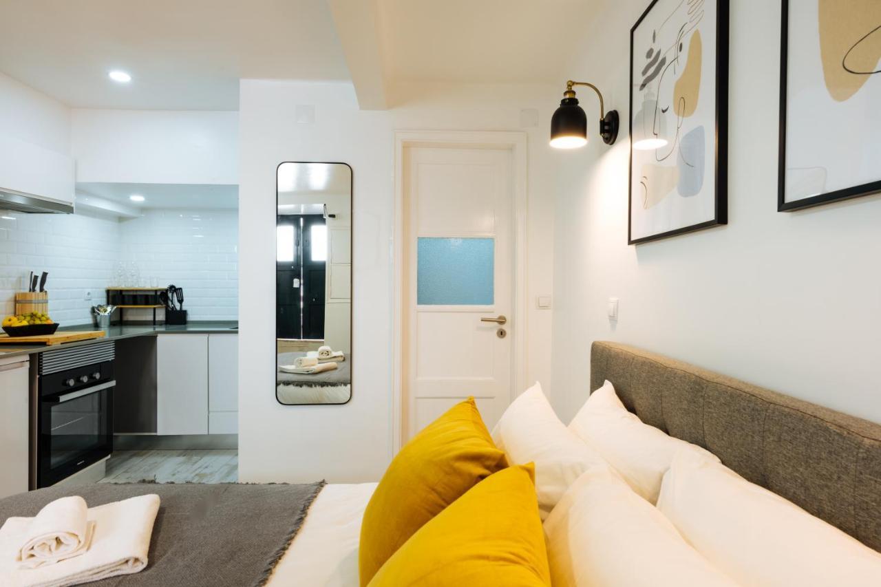 Cozy & Small Studio In The Center Lisbon Bagian luar foto
