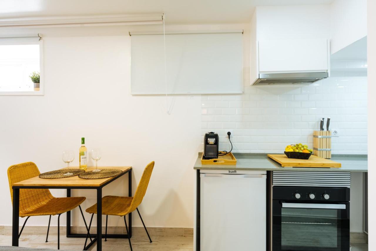 Cozy & Small Studio In The Center Lisbon Bagian luar foto