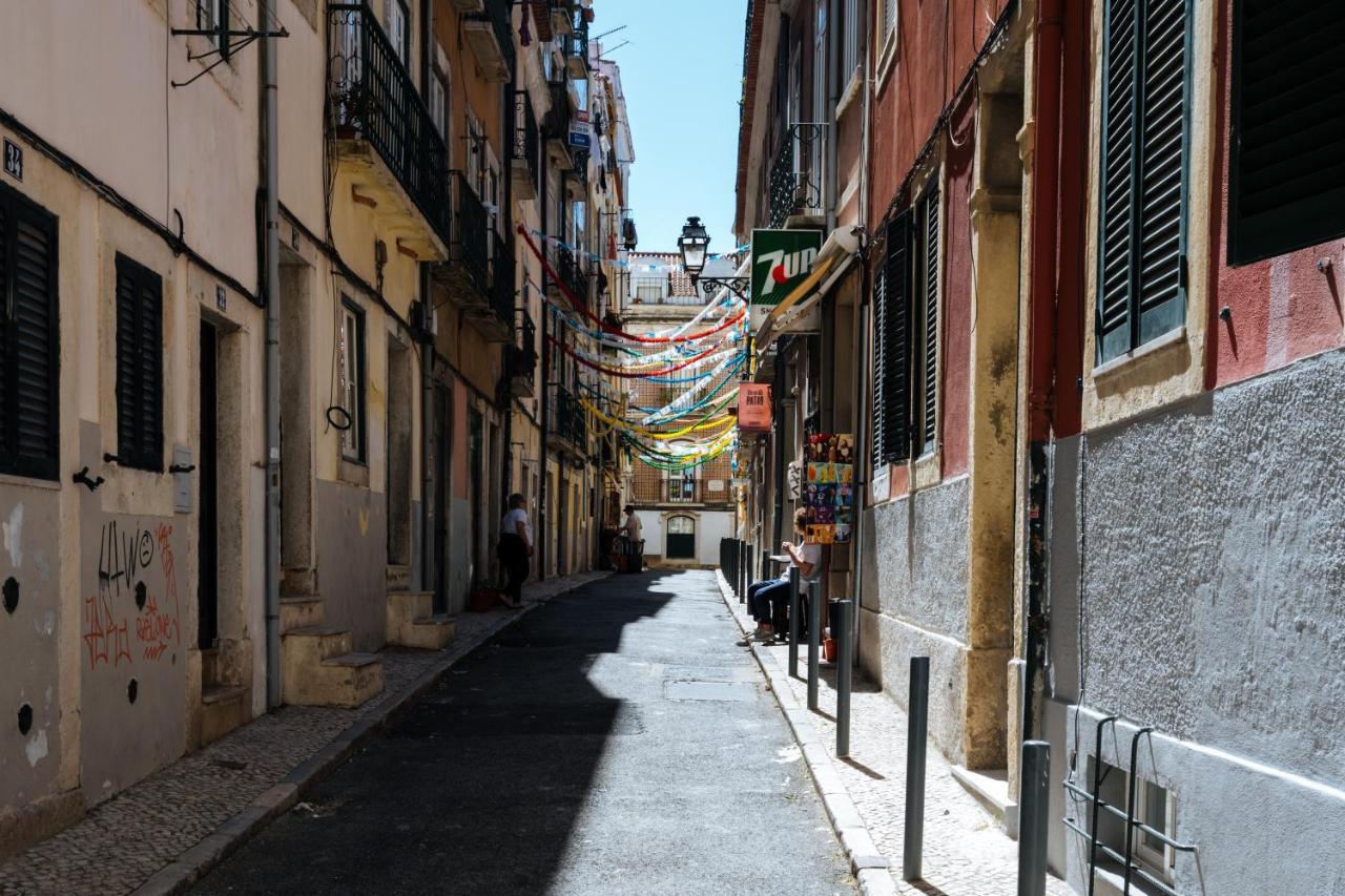 Cozy & Small Studio In The Center Lisbon Bagian luar foto