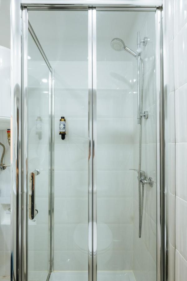 Cozy & Small Studio In The Center Lisbon Bagian luar foto