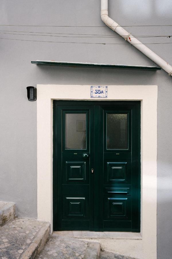 Cozy & Small Studio In The Center Lisbon Bagian luar foto