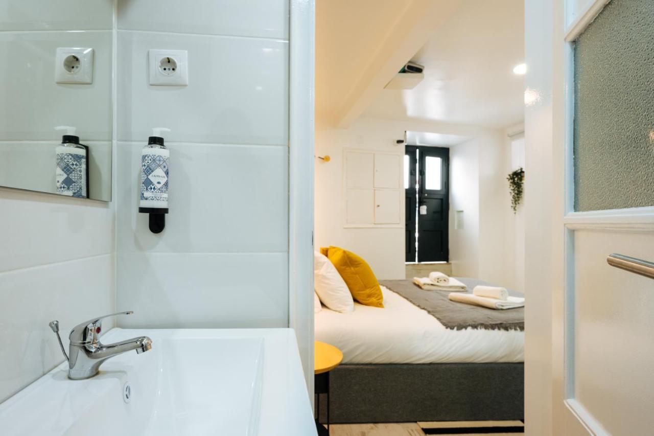 Cozy & Small Studio In The Center Lisbon Bagian luar foto
