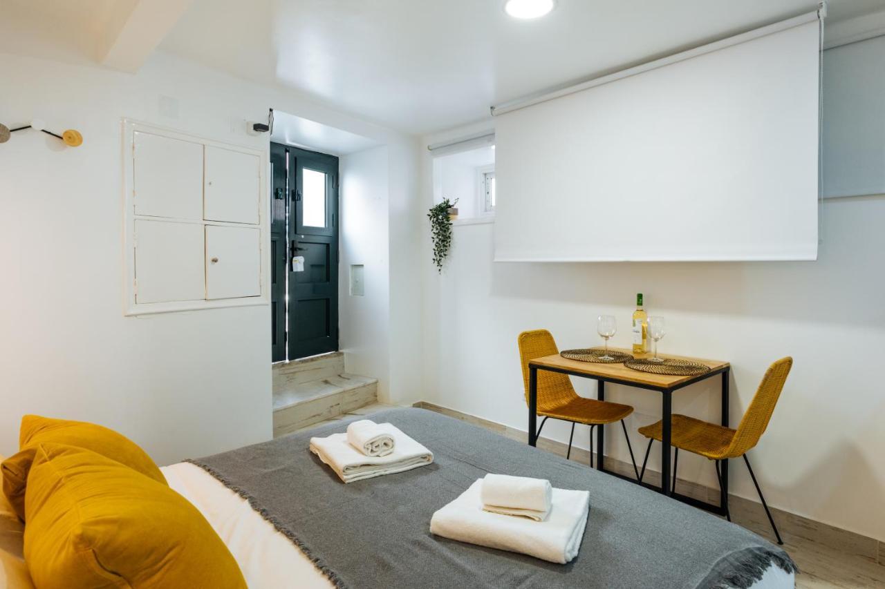 Cozy & Small Studio In The Center Lisbon Bagian luar foto
