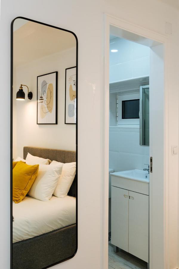 Cozy & Small Studio In The Center Lisbon Bagian luar foto