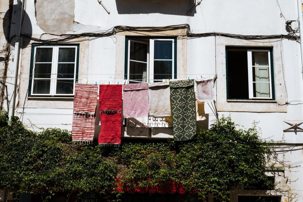 Cozy & Small Studio In The Center Lisbon Bagian luar foto